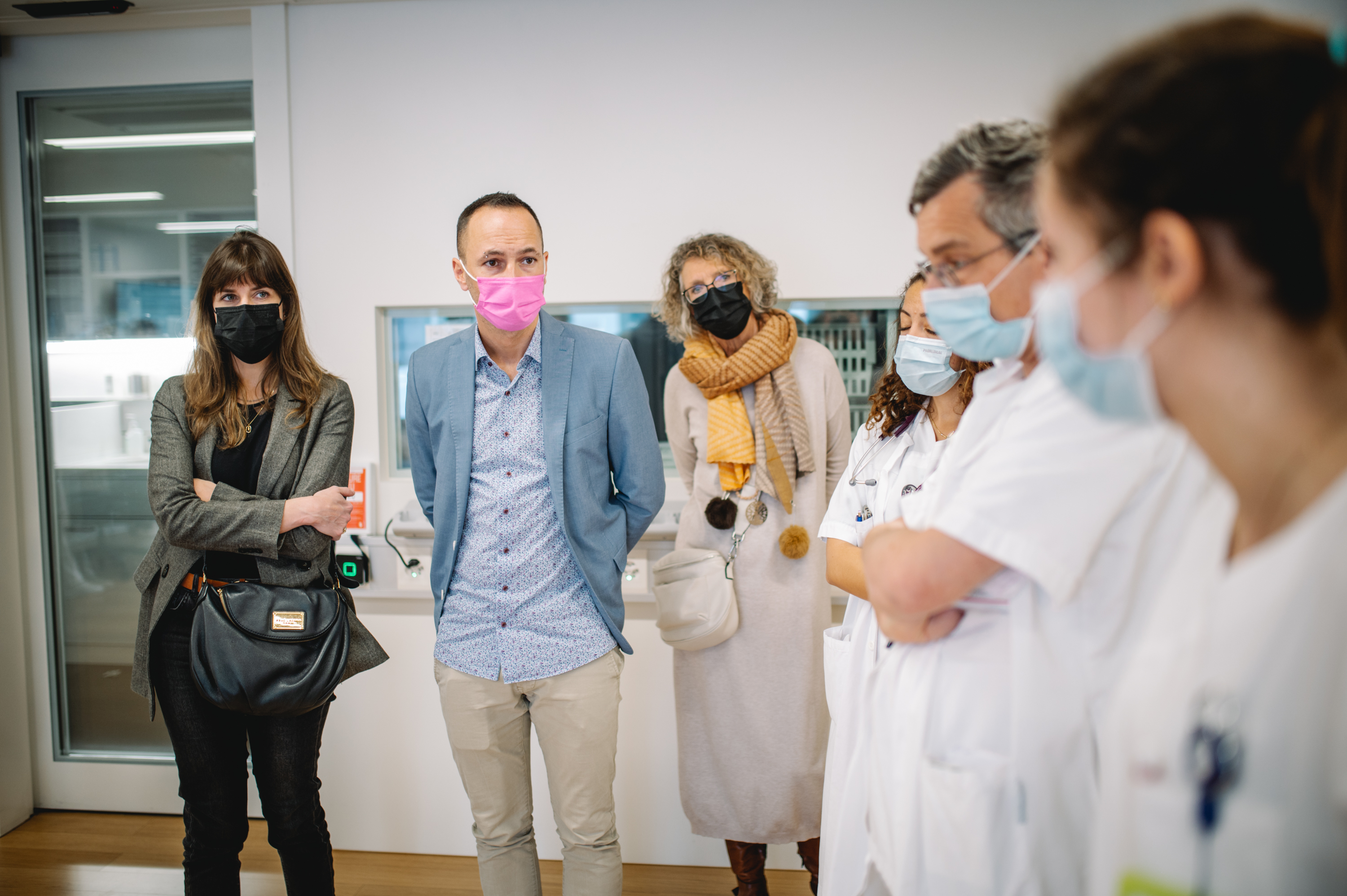 Rebecca Ruiz et Mathias Reynard ont rendu visite au personnel soignant de l'HRC